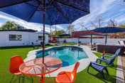 Sunburst Escape l Walk to Grocery l Pool l Hot Tub
