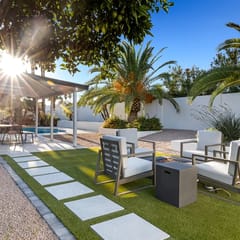 Minutes from Shopping, Dining & Golf