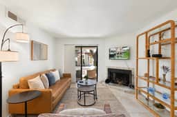 Central 2BR Condo Near Golf, Shopping & Nightlife - Image 4