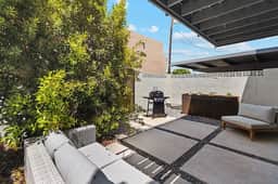 Spacious 3BR Condo in Old Town - Image 5