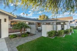 Sunset Haven, minutes from Shopping & Dining - Image 4
