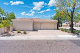 Redfield Ridge l Spacious 4BR Home l Pool - Image 5