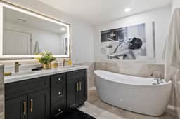 Black & Gold Luxe | No Stairs | Pool & Spa - Image 5