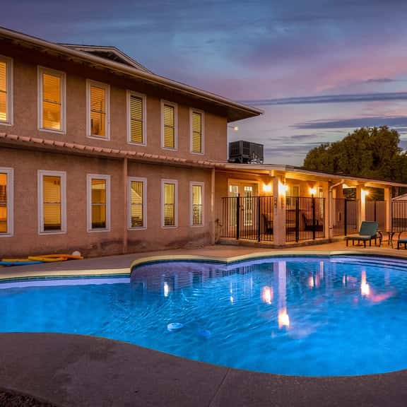 Desert Escape l 2 Masters l Heated Pool - Image 1