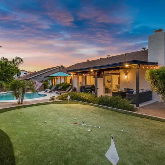 Heated Pool, Waterslide, Putting Green - Image 1