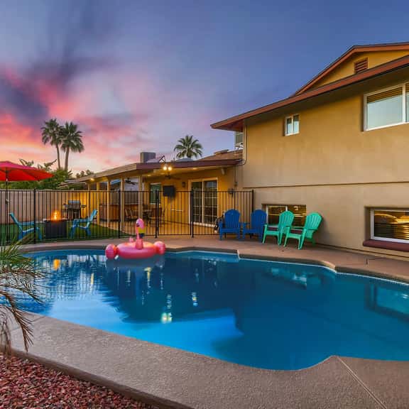 5 min to Old Town l Heated Pool l Spa l Game Room l Putting Green - Image 1