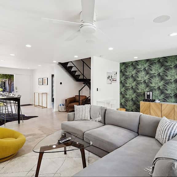 Spacious 3BR Condo in Old Town - Image 1