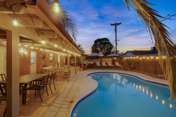Cactus Ridge l Minutes from Shopping, Dining, Golf - Image 2