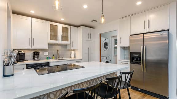 Cactus Ridge l Minutes from Shopping, Dining, Golf - Image 3